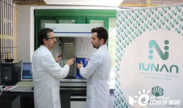 西班牙大学回收手机电池的石墨制新锂电池 或可用于电动汽车