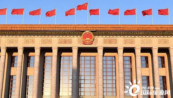 关于新能源车发展，汽车界两会代表提了哪些建议