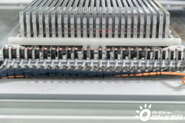 外媒传来重磅消息！比亚迪电池要来大订单了！