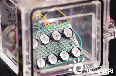 西工大专家研制出新型电池 比锂电池续航时间提升7倍