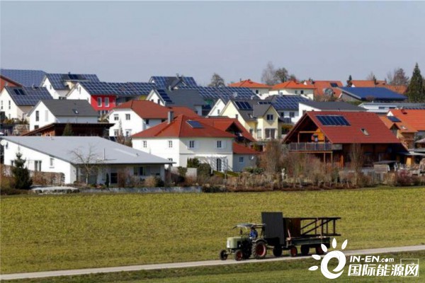 德国政府决心搬走阻拦光伏风电发展的两座大山！