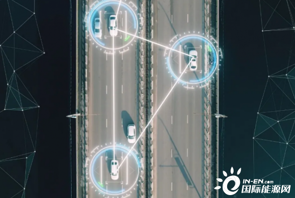 百度、华为、特斯拉打响科技新战争！自动驾驶落地成必然！