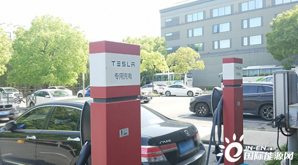 美国电动汽车充电站数量暴增