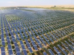 沙漠中的光伏发电