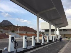 山西省实现首个高速公路服务区分布式光伏发电项目并网