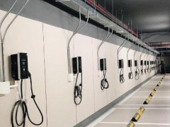 广东深圳：开启人工智能移动充电桩方案，助力新能源汽车行业发展