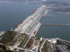 白鹤滩水电站左右岸发电机组，助力用电有保障