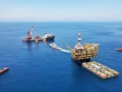 中国自主设计建造最大海上原油生产平台安装完成，预计年底投产！