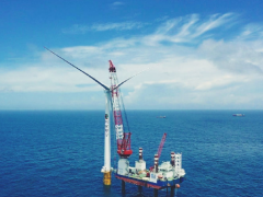 广东省单机容量最大海上风电项目首台风机吊装成功！