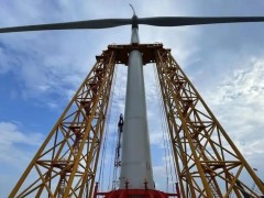 港航工程公司已完成华能广东勒门海上风电项目首台11兆瓦风机吊装！