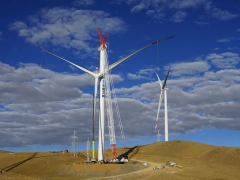 世界在建海拔最高、单体容量最大风电项目吊装成功！